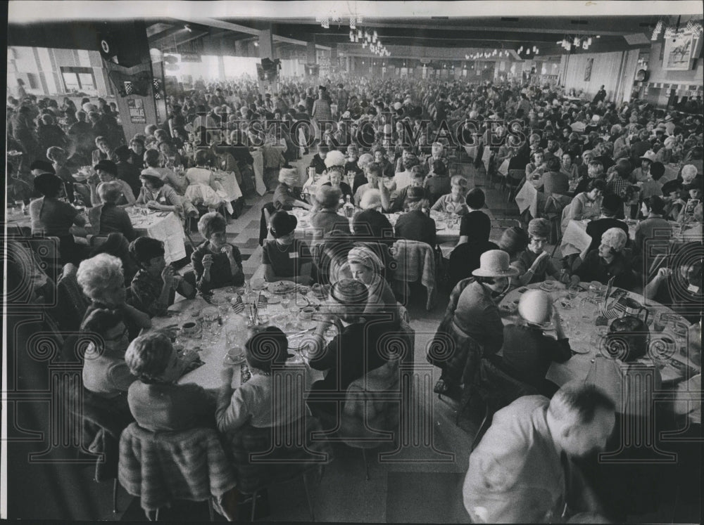 1966 Arlington Park race track-Historic Images