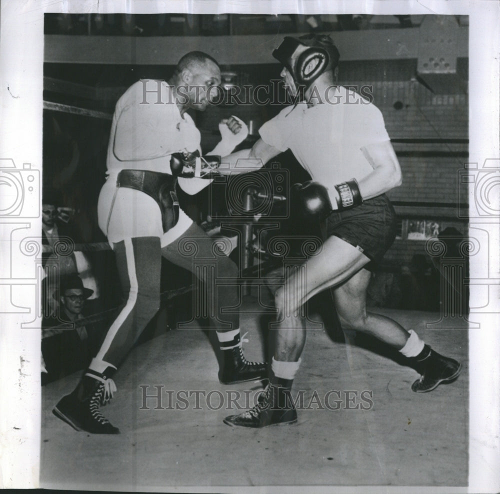 1953 Press Photo Joe Walcott and Tom Sloan - Historic Images