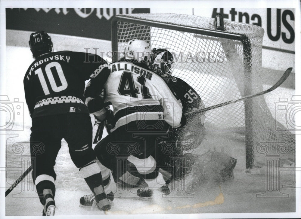 Press Photo Boston Bruins vs. Phoenix Coyotes. - Historic Images