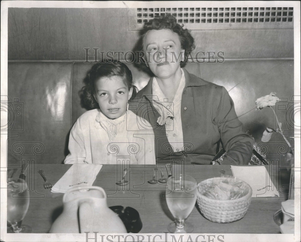 1957 Press Photo Princess Jasmine Kahn Governess Maria Waller - Historic Images