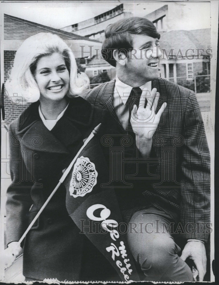 Press Photo Archie Manning and Karen Cope. - Historic Images