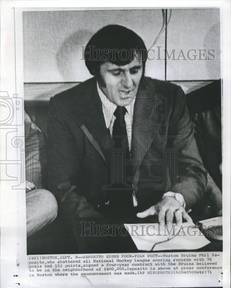 1971 Phil Esposito-Historic Images