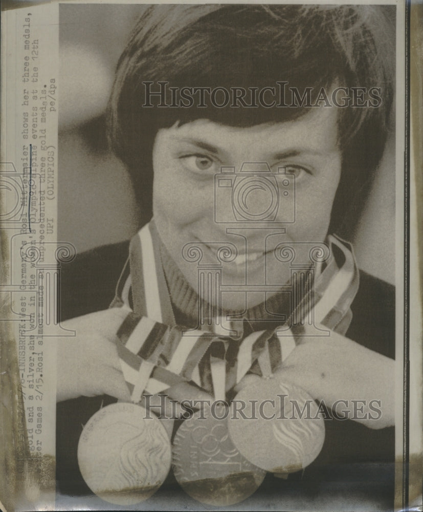 1976 Press Photo Rosi Mittermaier shows medals from Olympics - Historic Images