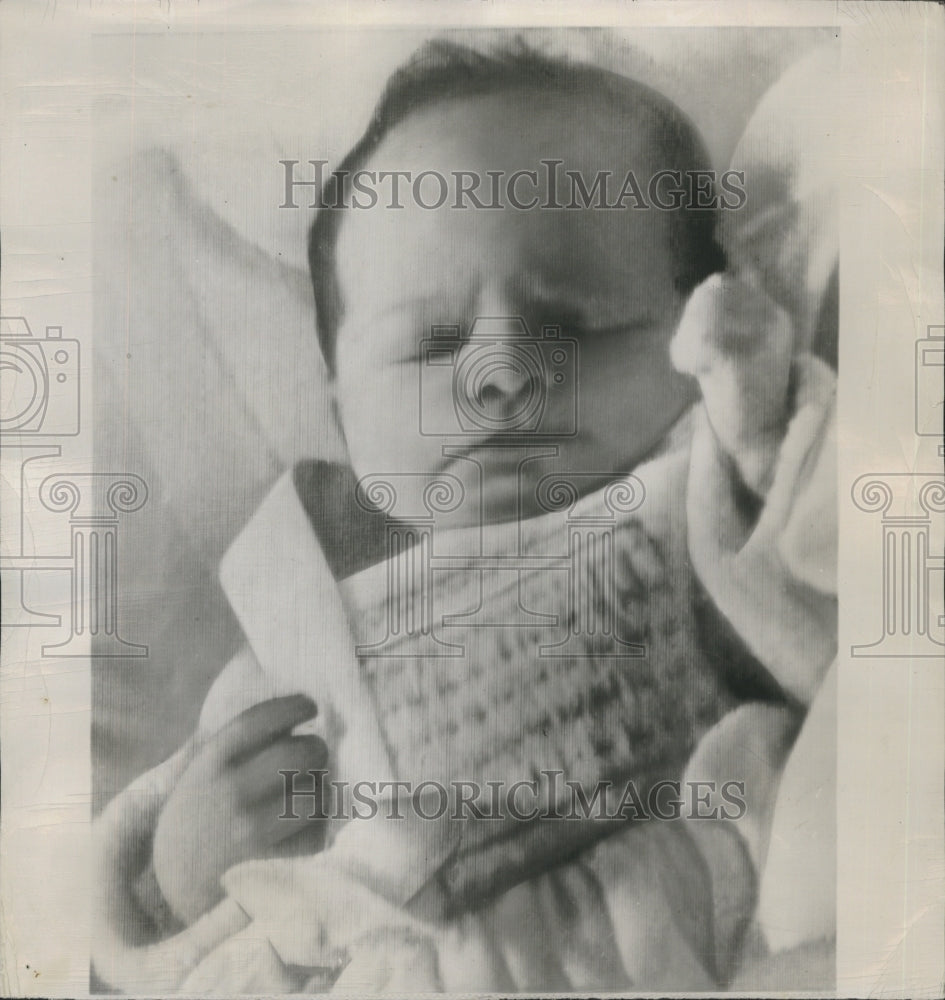 1950 Press Photo Newborn Daughter of Princess Yasmin Kgan - Historic Images