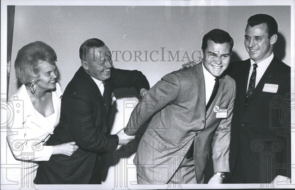 1967 Press Photo Alaska Arm Twist. - Historic Images