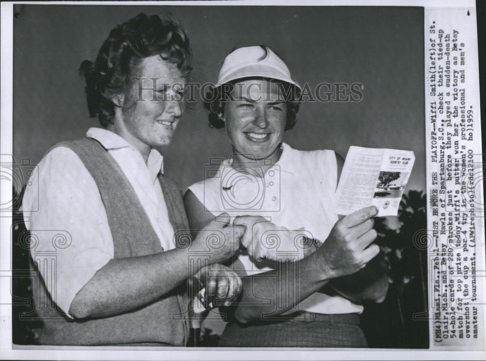 1959 Press Photo Wiffe Smith(L) Betsy Rawls check their tied up - RSH24277 - Historic Images