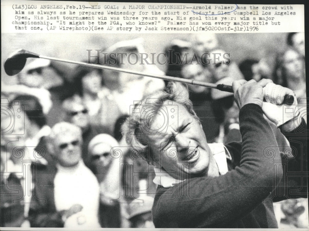 1976 Press Photo Arnold Palmer At Glen Campbell Los Angeles Open Golf Tournament - Historic Images