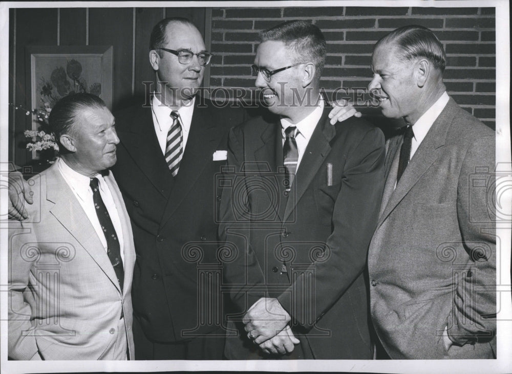 1954 Press Photo Charley Dressen Del Webb Jack Graham Babe Herman Modesto Reds - Historic Images