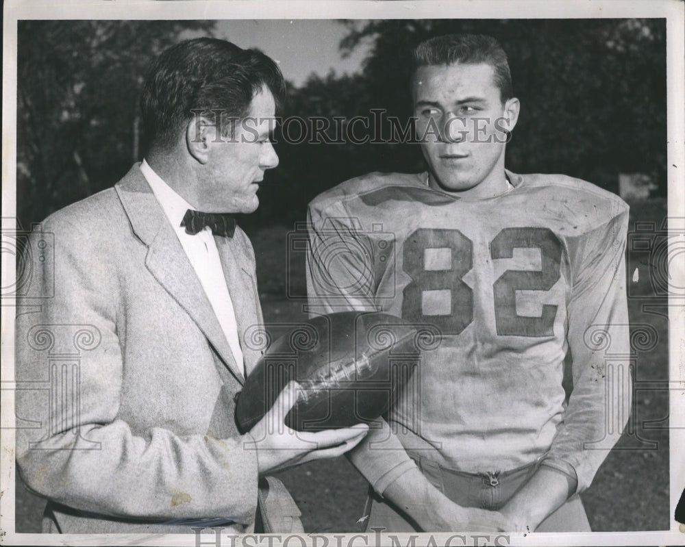 1959 Press Photo Williams Coach Jack Garrity with fullback Bill Risie - Historic Images