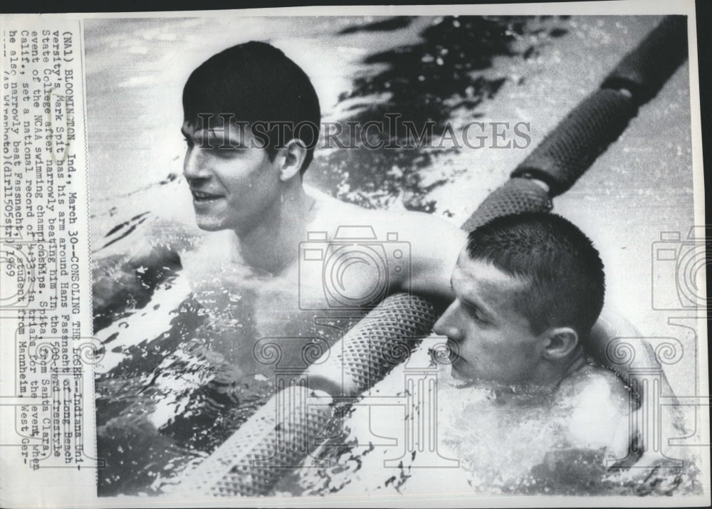 1969 Press Photo Mark Spitz  has his arm around Hans Fassnacht of Long Beach - Historic Images