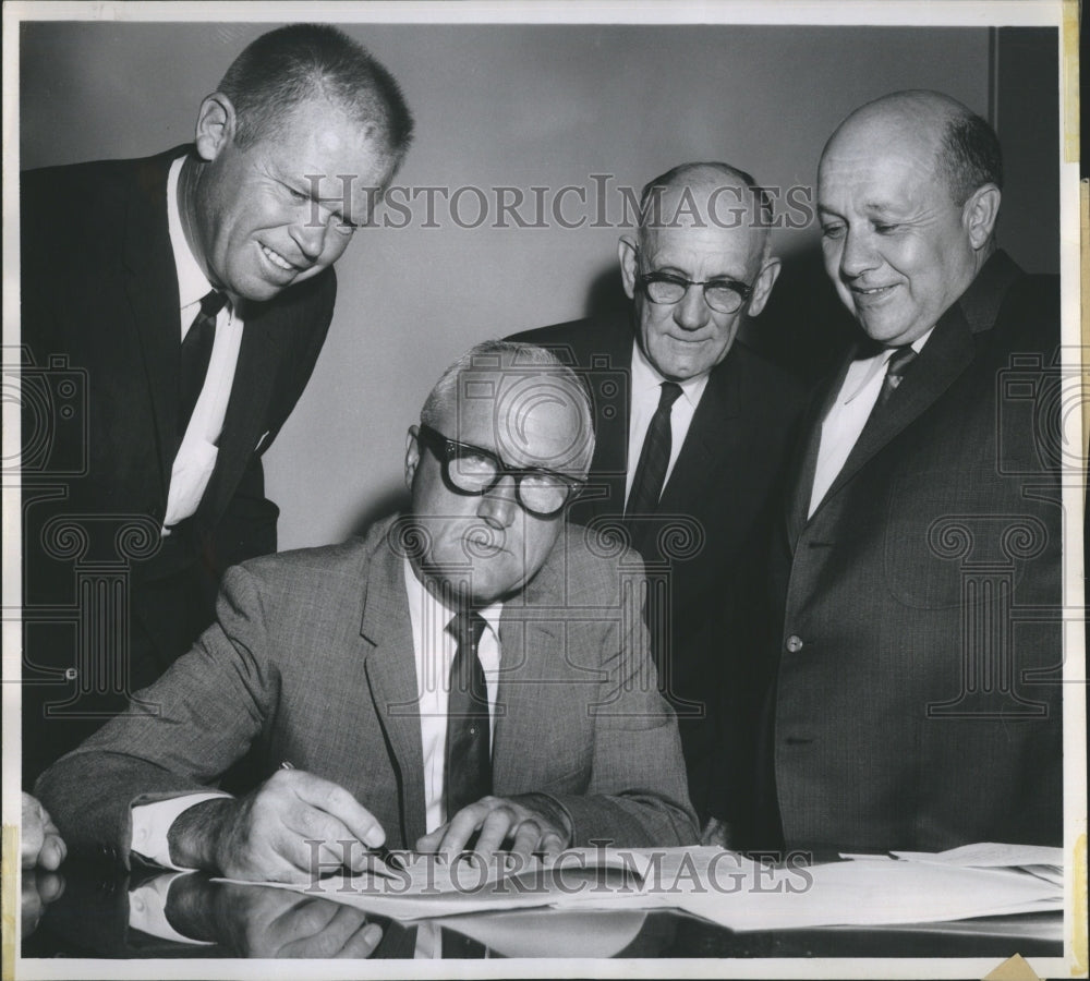 1962 Press Photo Chicago White Sox Pact John Binns John Schaub Glenn Miller - Historic Images