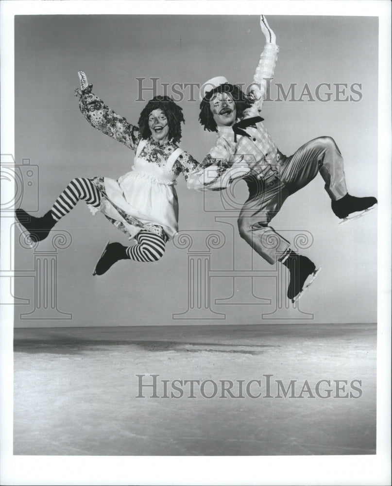 1974 Press Photo JudySchwomeyer Jim Sladky Ice Follies - Historic Images