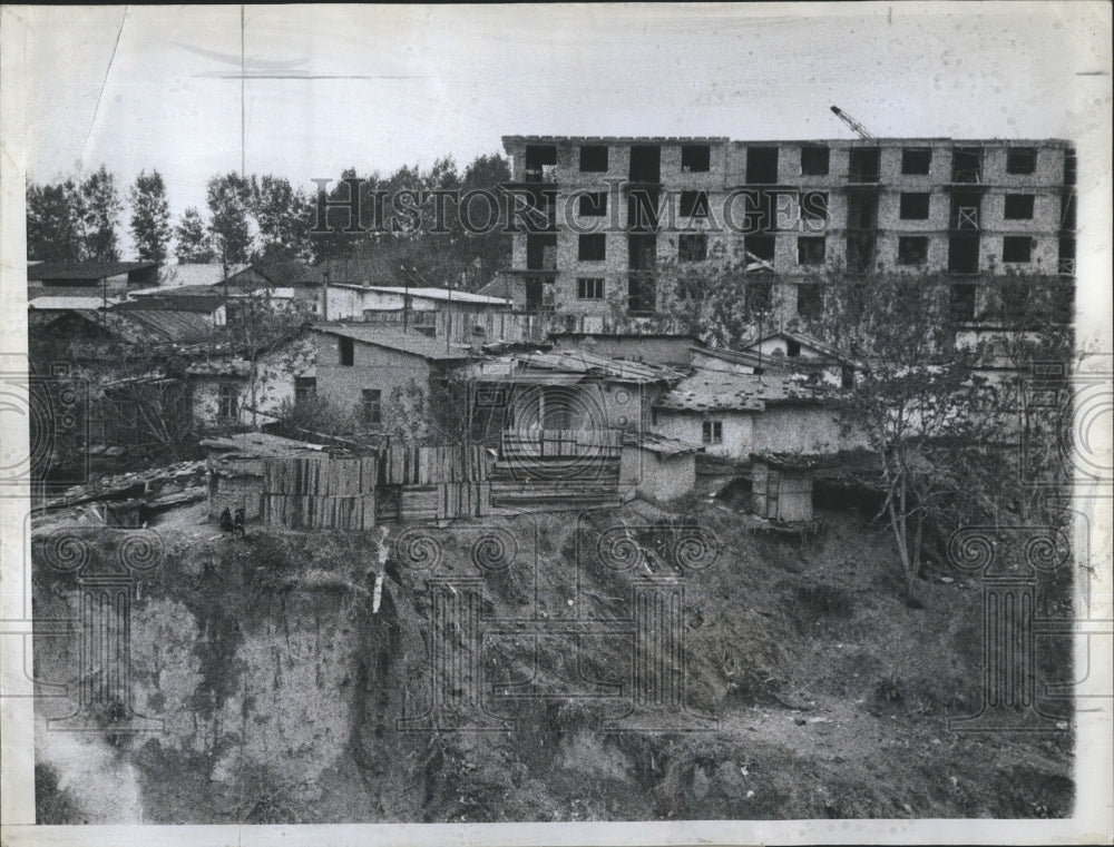 1961 Press Photo Mud Houses Homes &amp; Shacks Tashkent Uzbekistan Cliff Apartments - Historic Images