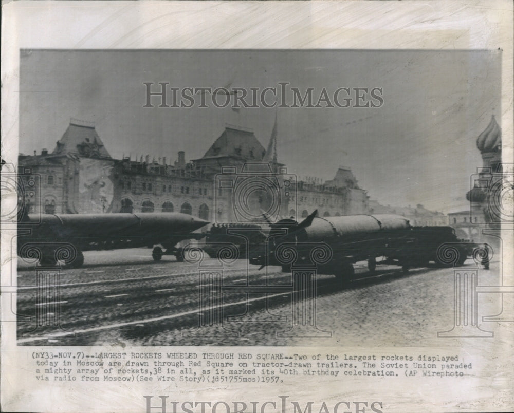 1957 Press Photo Russian Soviet Army Rocket Bombs Red Square Parade Moscow - Historic Images