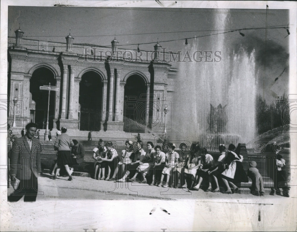 1961 Press Photo People outside of opera house in Uzbekistan - RSH26973 - Historic Images