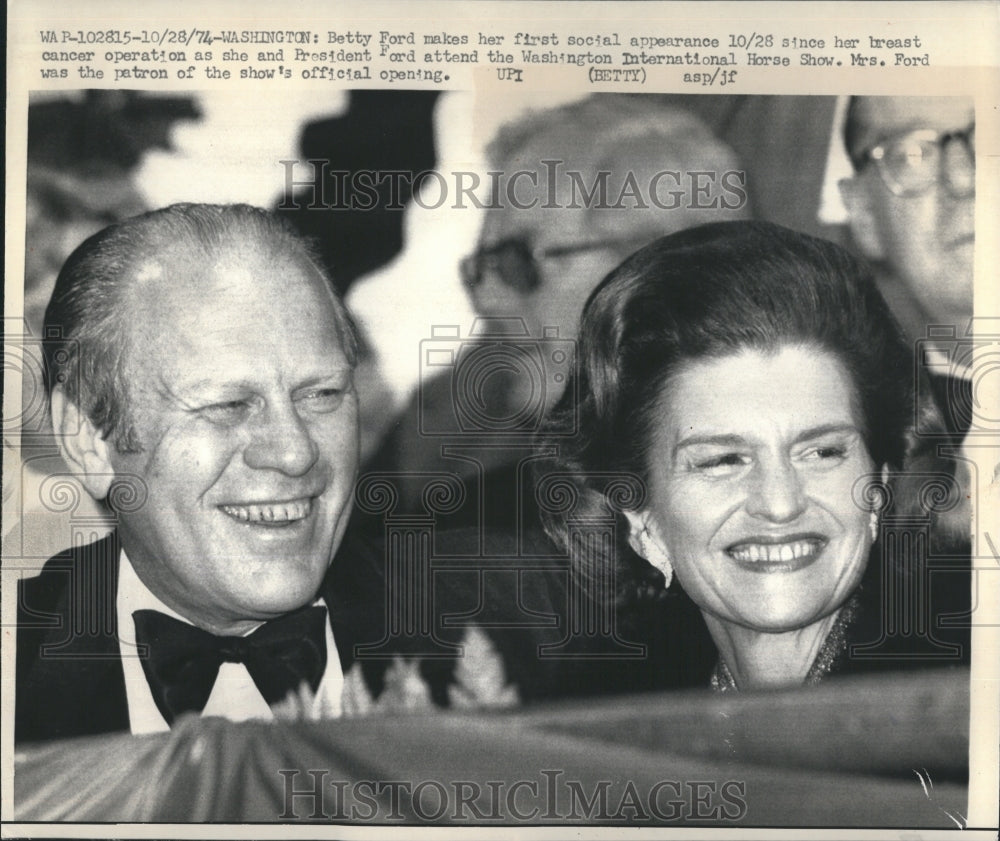 1974 Press Photo President And Betty Ford Appearance After Breast Cancer Surgery - Historic Images