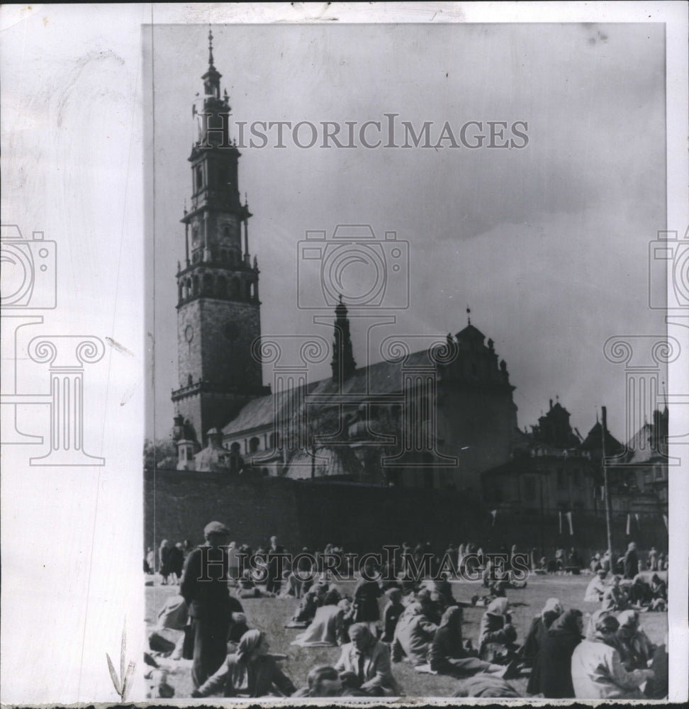 1958 Press Photo The office of Stefan Cardinal Wyszynski was ransacked by police - Historic Images