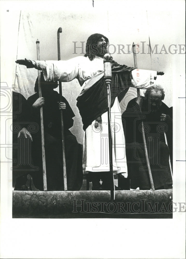 1977 Press Photo A Marjawite women does a passion ritual. - Historic Images