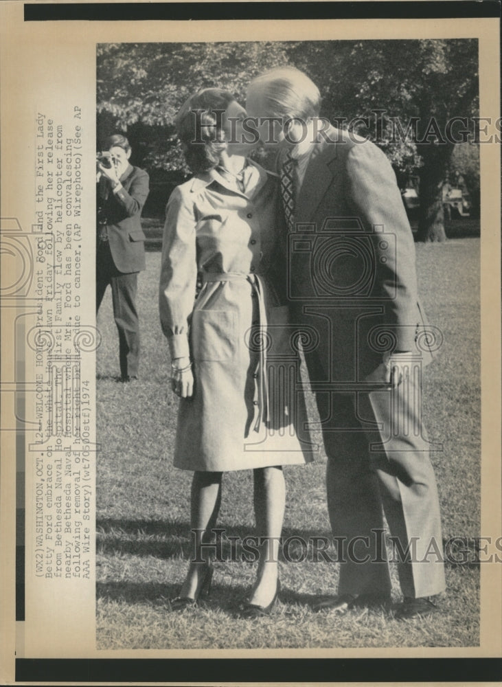 1974 President Ford and first lady, Betty on the White House Lawn-Historic Images