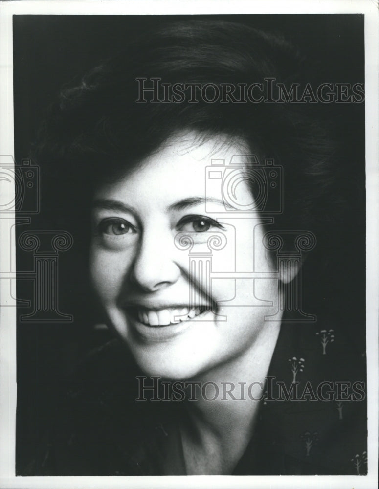 1977 Press Photo Claudine Carlson, mezzo soprano, head shot. - RSH28123 - Historic Images