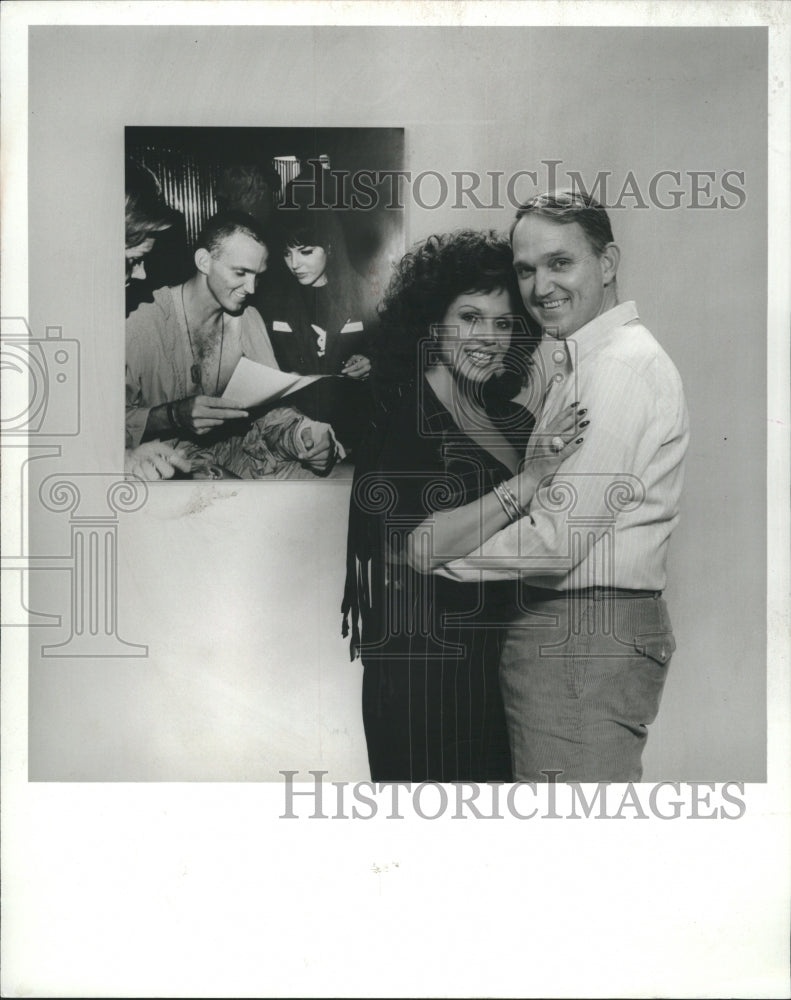 1985 Press Photo Playmate Jo Collins and Veteran Jack Prince being reunited. - Historic Images