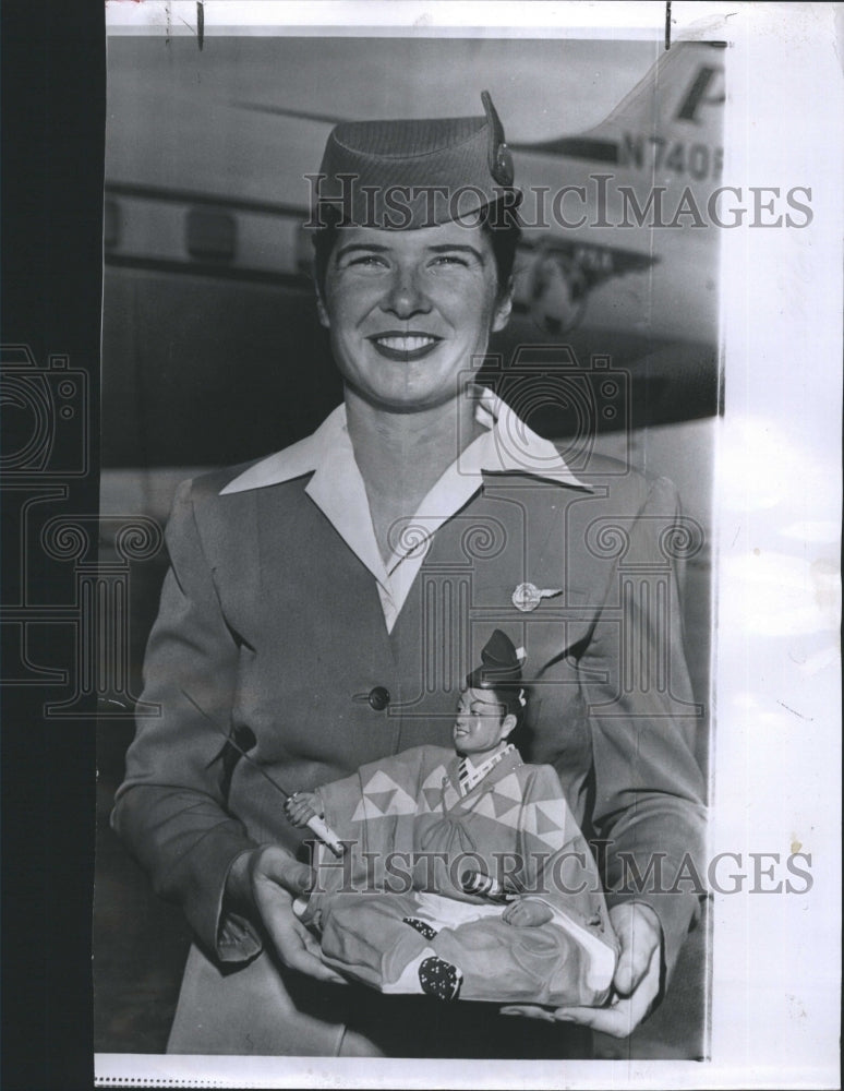 1956 Press Photo Figurine Of Ancient Japanese Warrior Shirley Harwood - Historic Images