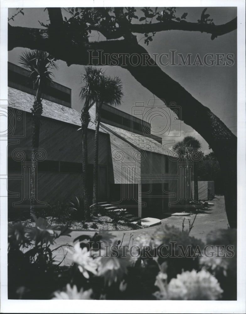 Press Photo Seminole Beach apartment complex. - Historic Images