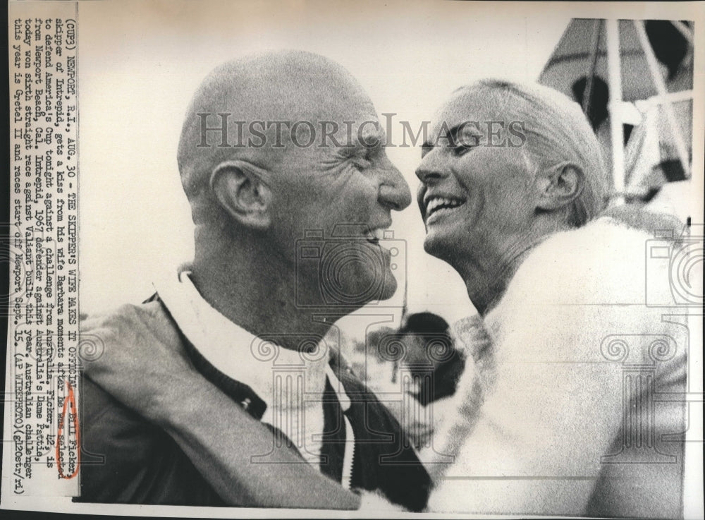 1970 Press Photo Bill Ficker gets a kiss from his wife. - RSH29381 - Historic Images