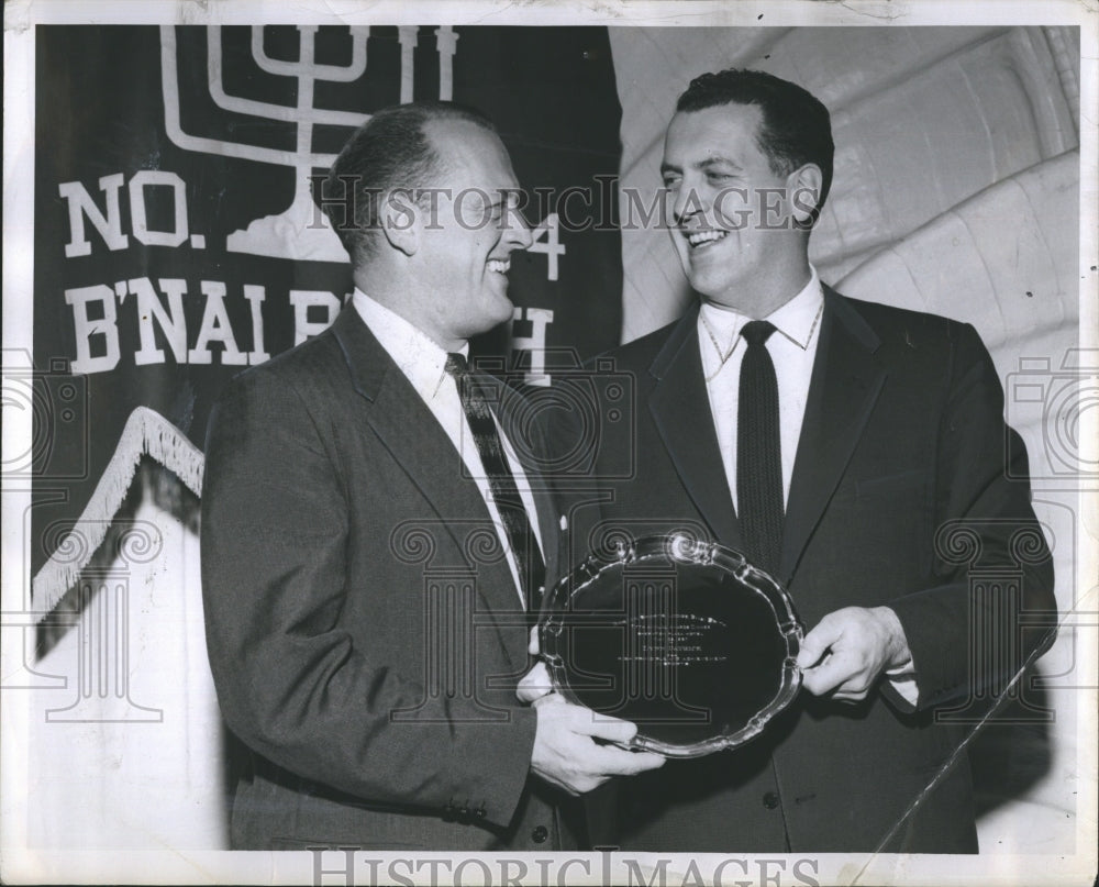 1957 Press Photo Lynn and Muzzy Patrick - Historic Images