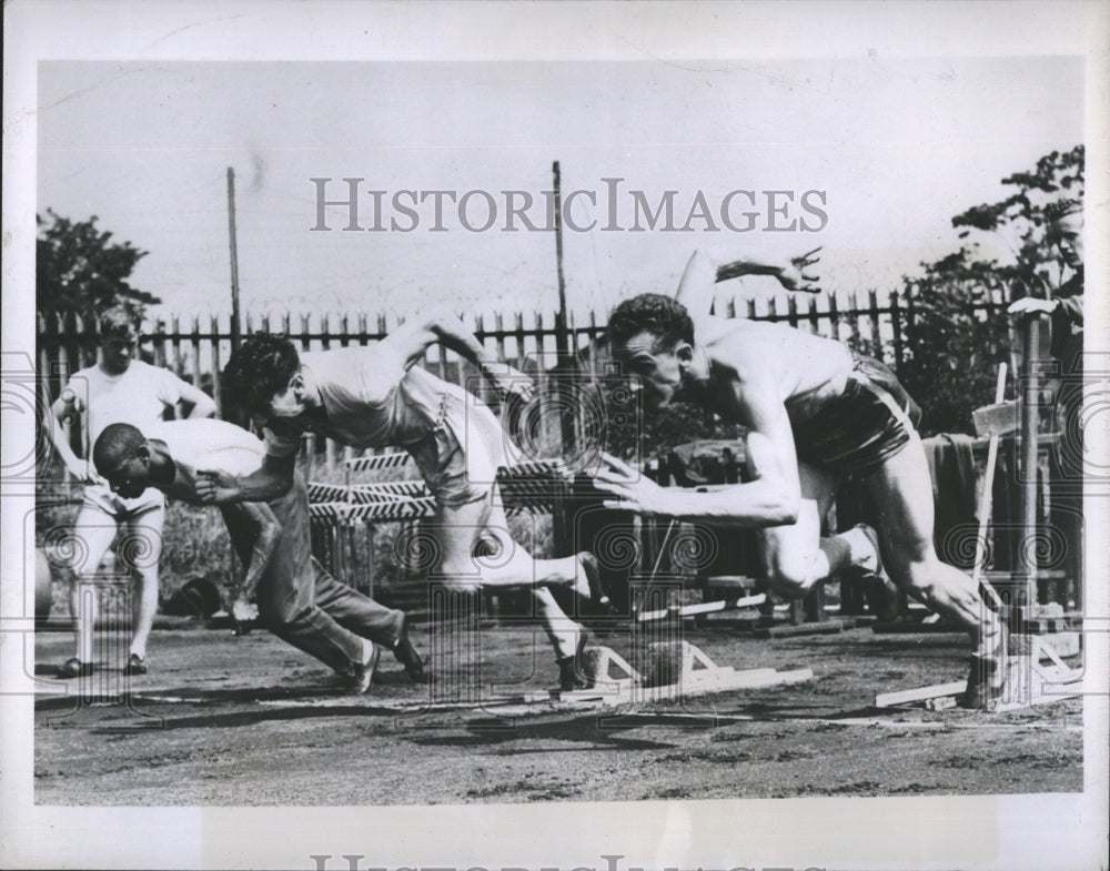 1949 Press Photo Ewell, Parry, and Haggis Practice for Olympic Sprint - Historic Images