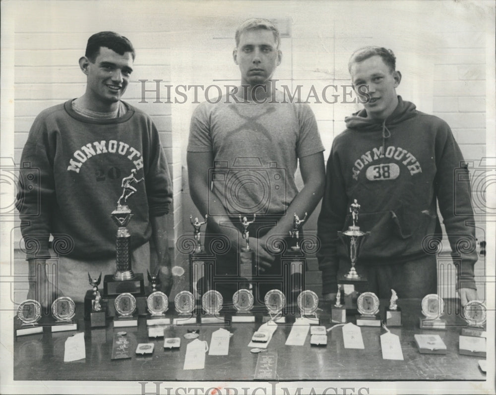 1964 Press Photo Monmouth College Track and field team. - Historic Images