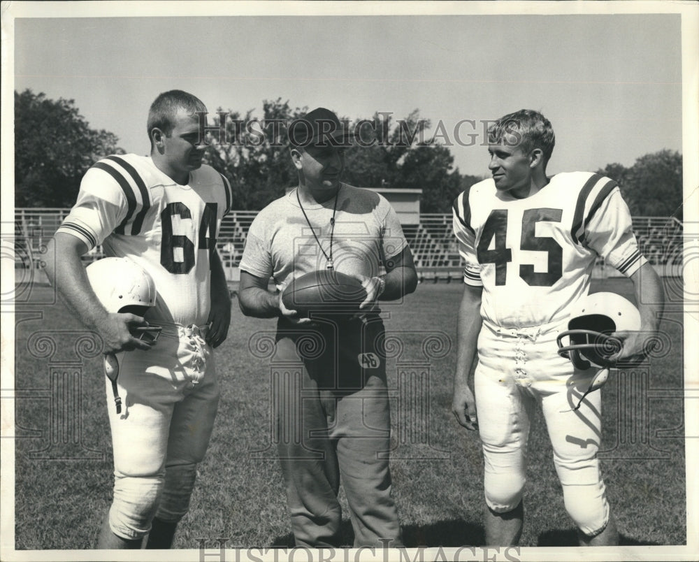 1962 Press Photo Monmouth College football coach Joe Pelisek, John Bingaman - Historic Images