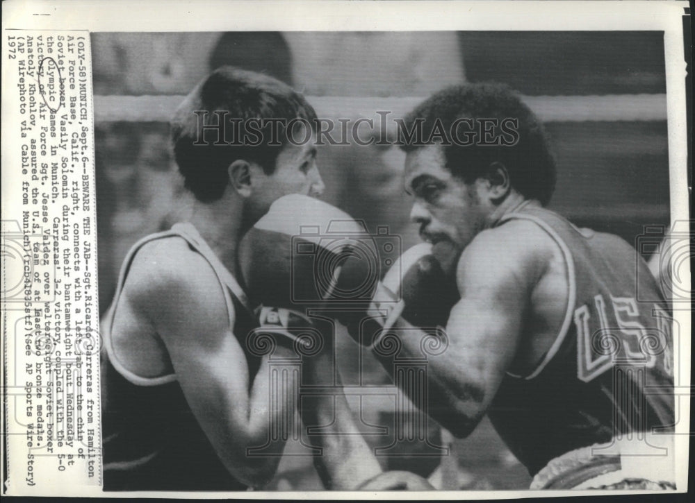 1972 Press Photo Sgt. Ricardo Carreras boxes Vasily Solomin at Olympic games - Historic Images