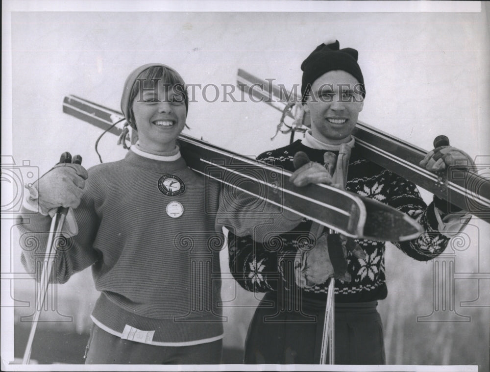 1959 Press Photo Louise Gulick and John Clough winners of the Junior Alpine mt. - Historic Images