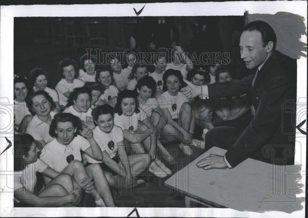 1941 Press Photo Jean Borotra France Tennis General Sport Commissioner Students - Historic Images