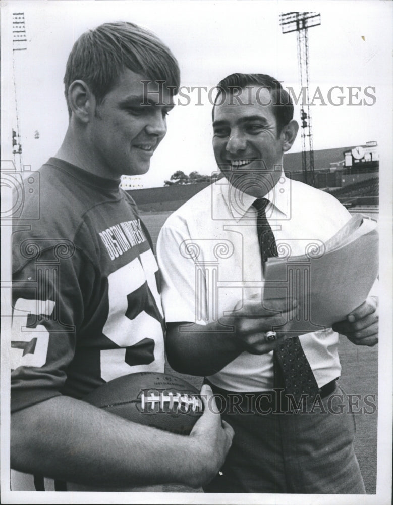 1969 Press Photo Coach Larry Naviaux of Boston Univ. - Historic Images