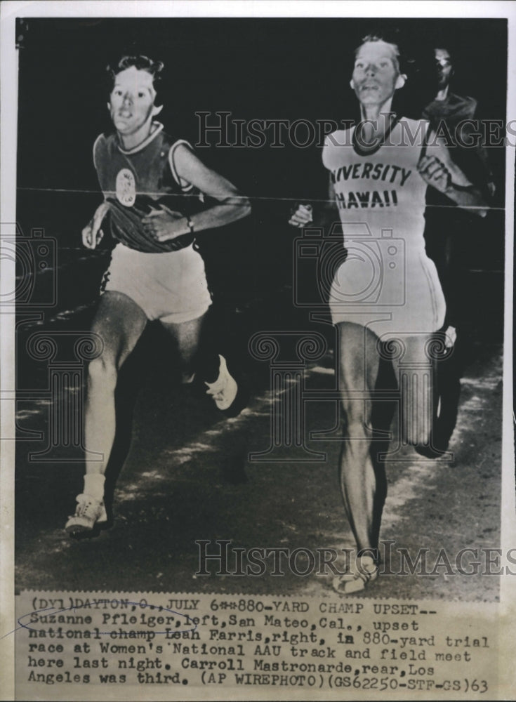 1963 Press Photo Susanne Pfleiger upsets Leah Farris. - Historic Images