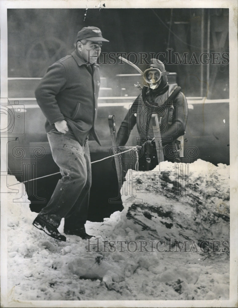 1964 Press Photo Frank Piazzi Emerges after locating Stolen Cars. - Historic Images