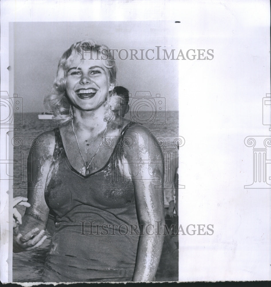 1955 Press Photo Swimmer Greta Patterson Smiling. - Historic Images