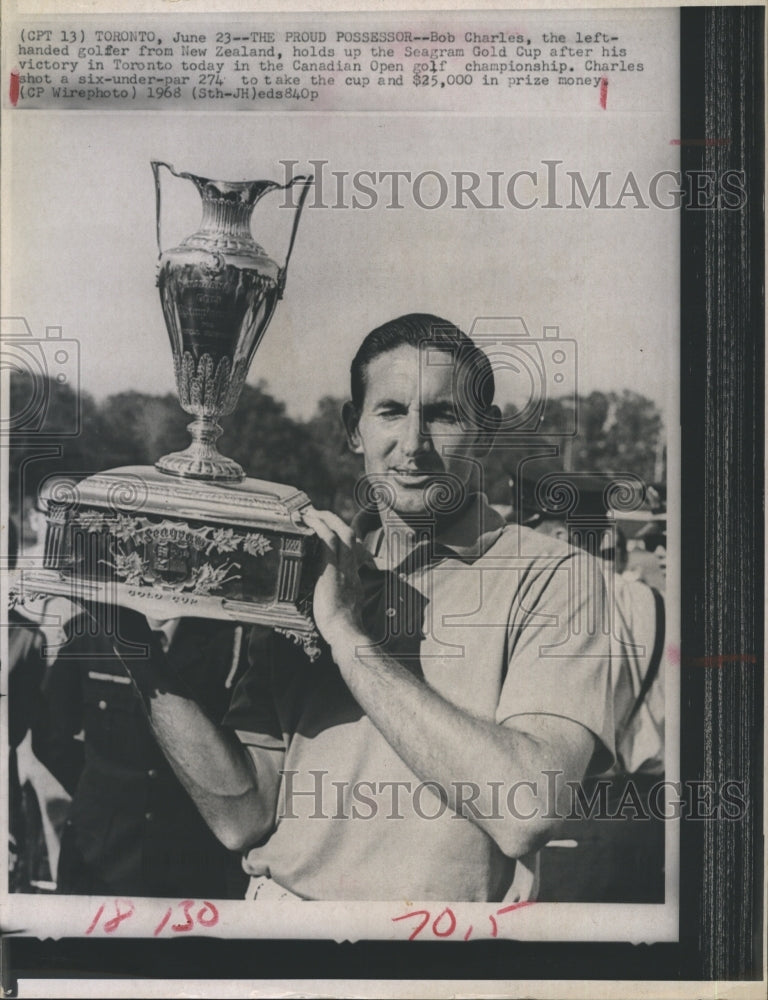 1968 Press Photo Bob Charles Wins the Seagram Prize in Golf - RSH31649 - Historic Images