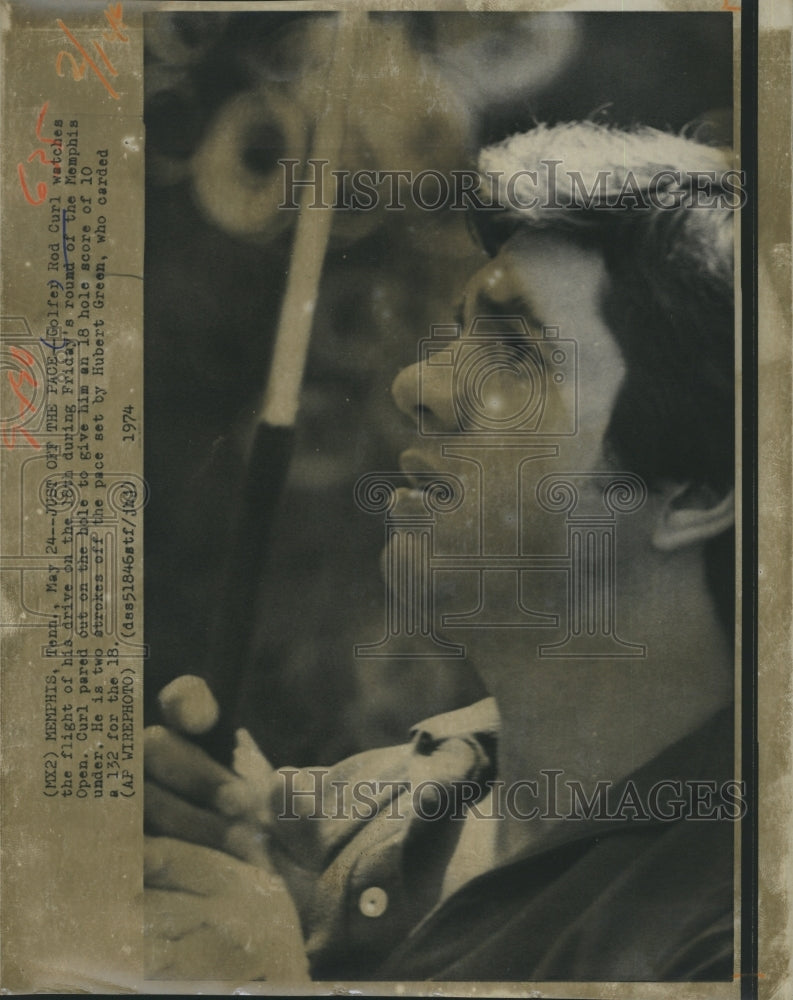 1974 Press Photo Rod Curl Watches His Golf Ball With a Close Eye - RSH31653 - Historic Images