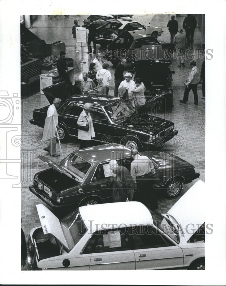 1982 Press Photo Collection of Aged Cars at the Clearwater Mall - Historic Images