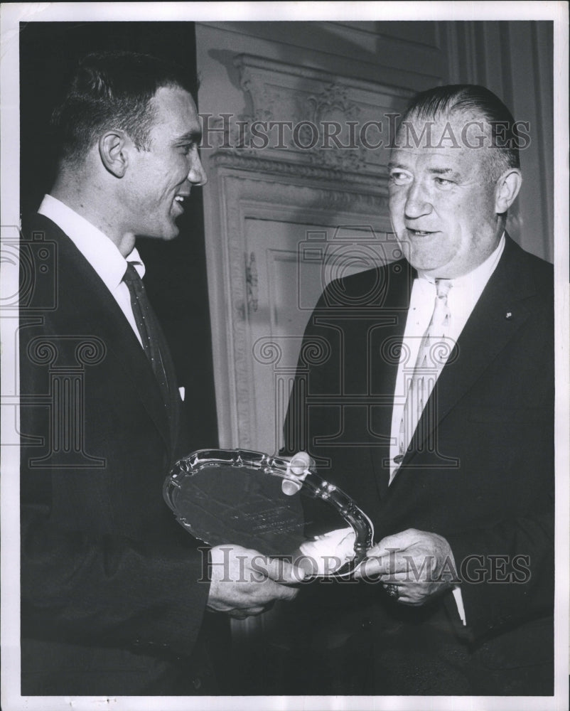 1958 Press Photo Walter Brown give hockey award to Jerry Toppazini at Boston - Historic Images