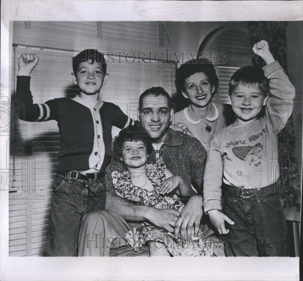 1954 Press Photo Carl,Carl (Bobo) Olson, Brenda Lee,Mrs. Olson & Vincent, Donald - Historic Images