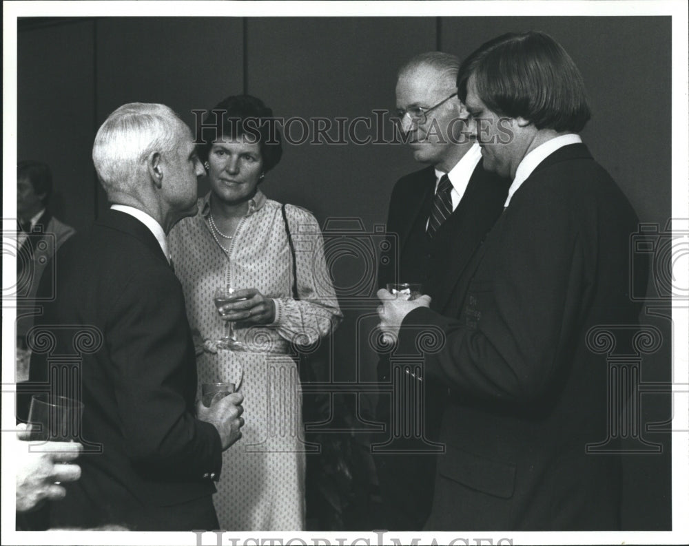 1980 Press Photo Winter Convention Hadley Kuhn Kaegel - Historic Images