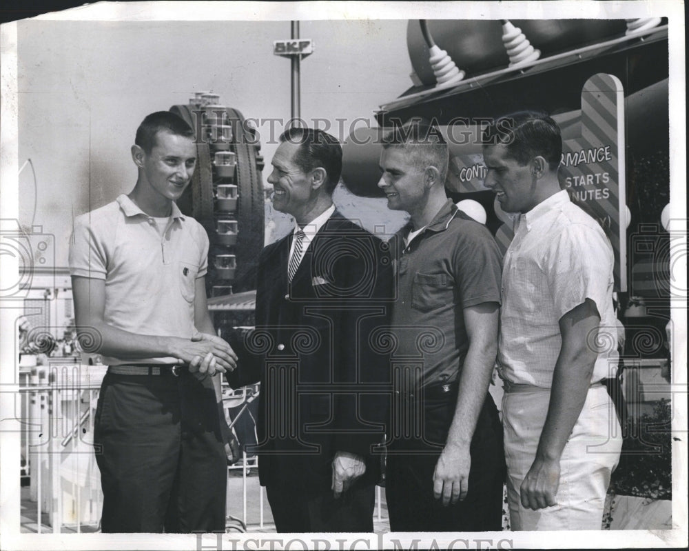1964 Press Photo Joe Coleman, Jr., Eddie Joost, Tom Walsh visit fair - Historic Images
