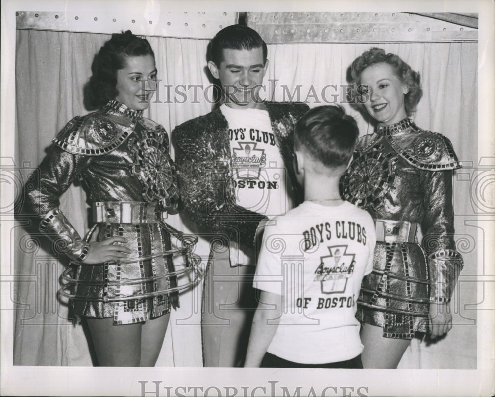 1951 Press Photo Alan Konrad, Ice Skater, Becomes Member of the Boston Boys Club - Historic Images