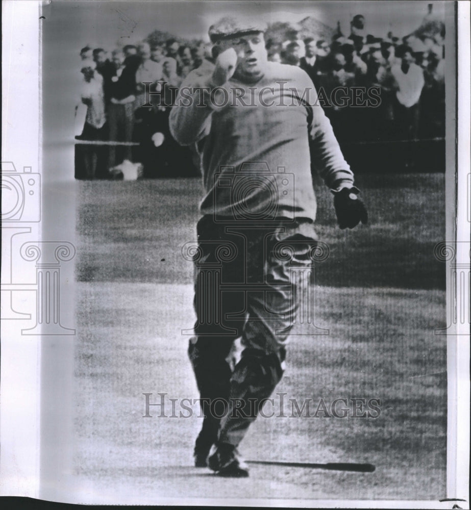 1963 Press Photo Phil Rodgers doing an impromptu shuffle as he ties for the lead - Historic Images