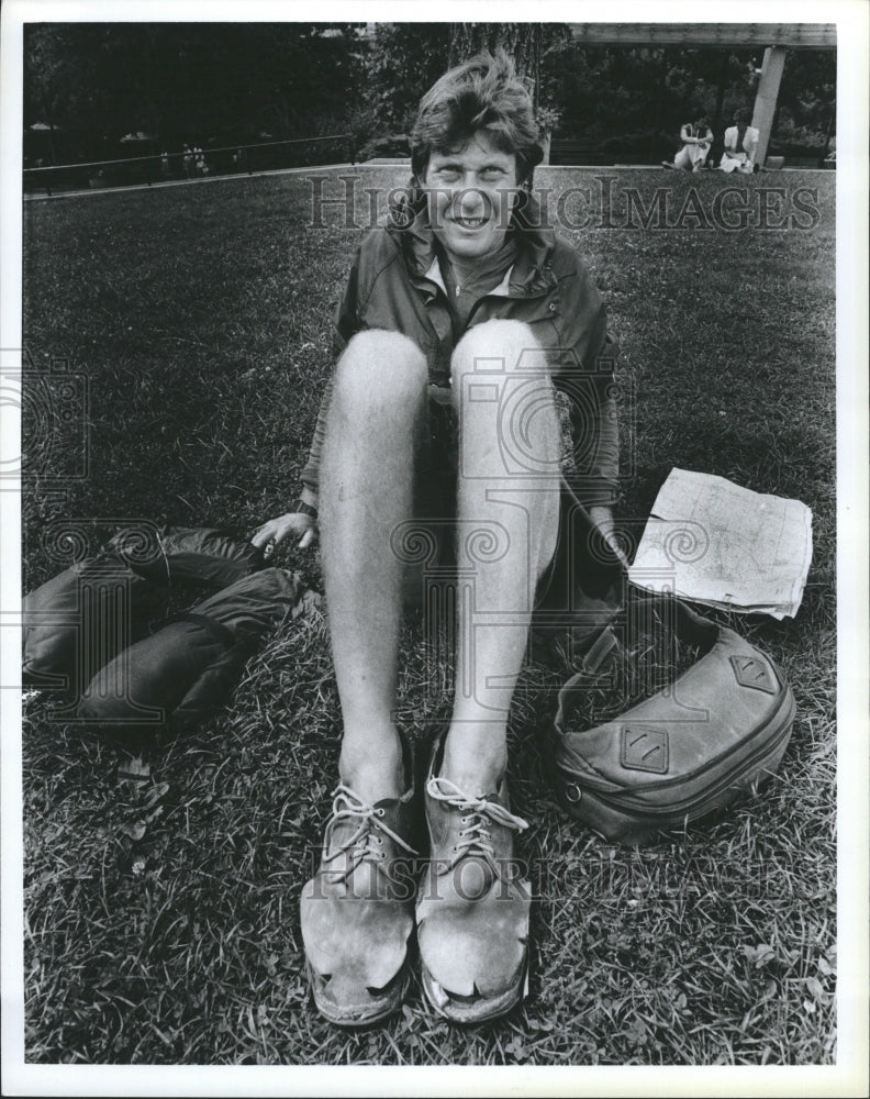 1985 Press Photo Rob Sweetgall Walking Across Country - RSH33557 - Historic Images