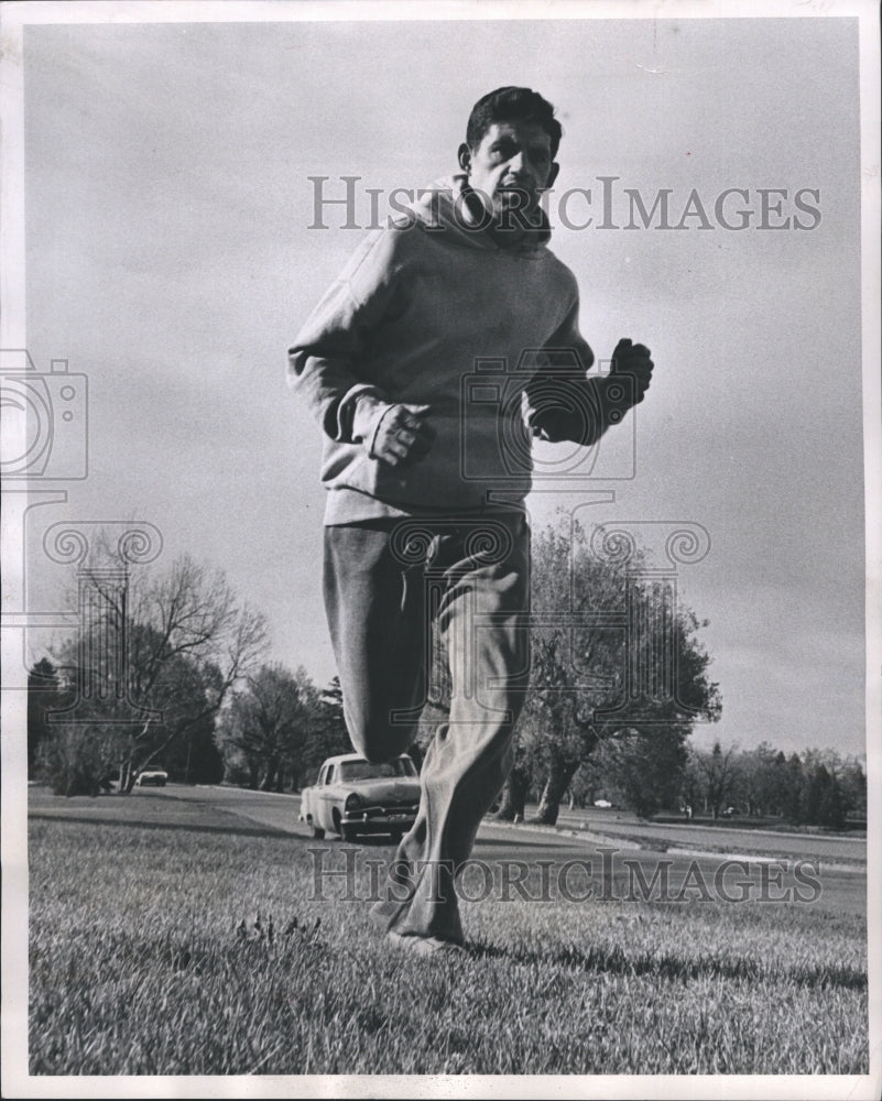 1964 Press Photo Joe Arrazola of the Rocky Mountain Road Runner&#39;s Association - Historic Images